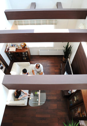 家族の声に包まれる家 吹抜け