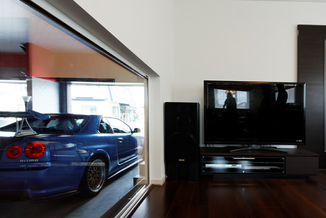 GT-Rハウス リビング・ガレージ